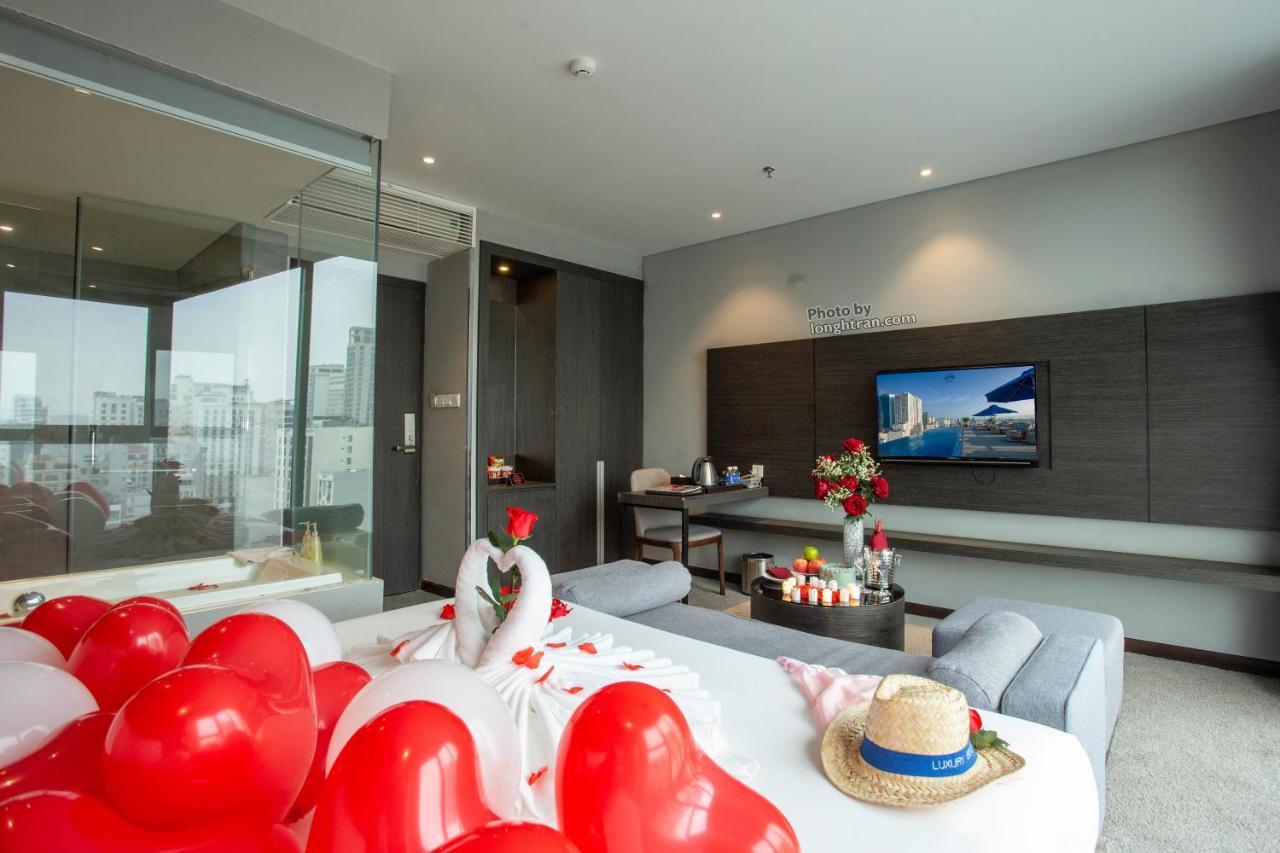 Grand Ocean Luxury Boutique - Infinity Rooftop Pool Дананг Екстериор снимка